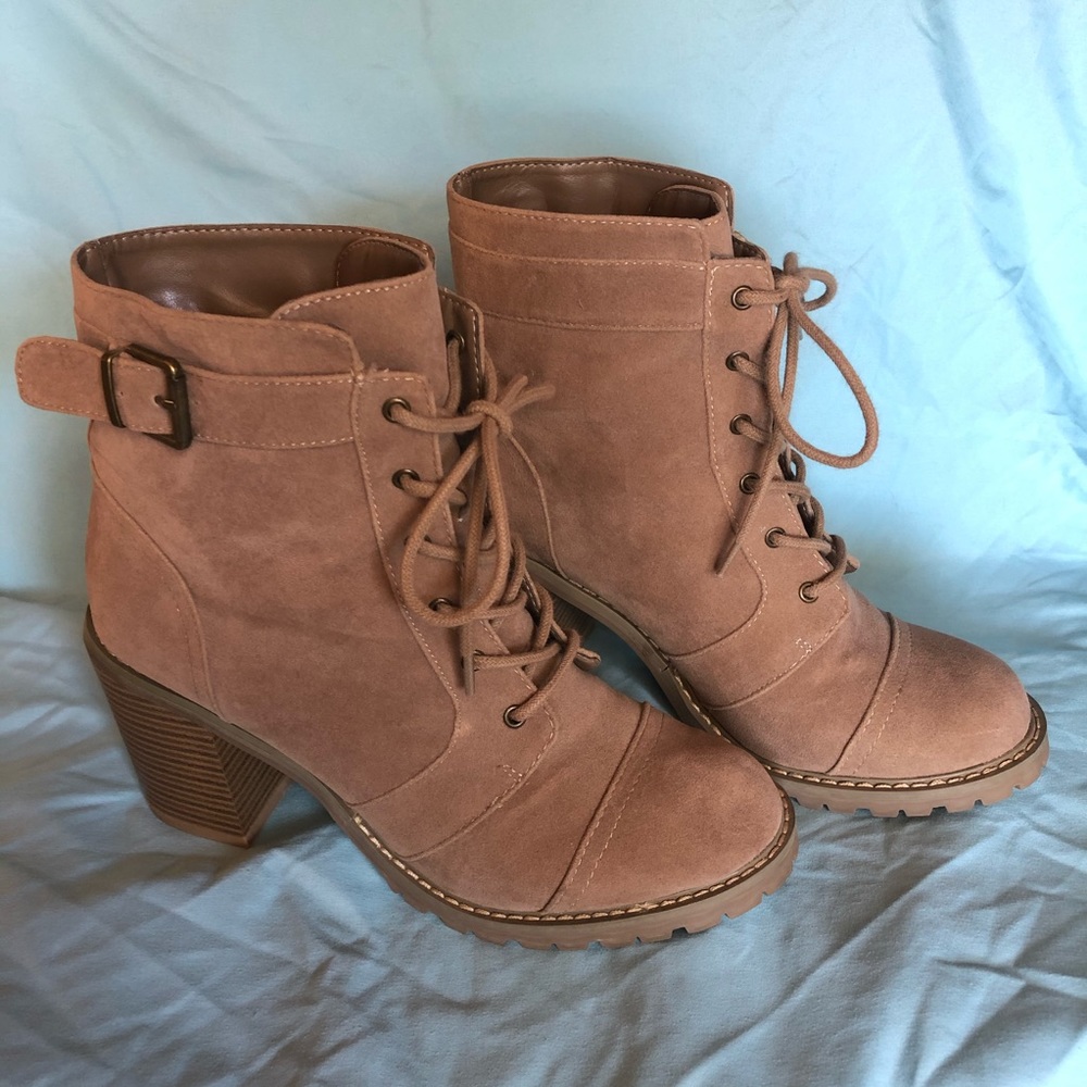 Shoedazzle Chunky Heel 🖤 Style “Carryn”